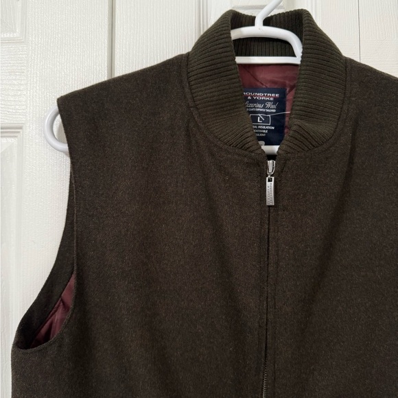 Roundtree & Yorke Men’s Brown Luxurious lambswool Zip Up Vest Brown size Large - Picture 7 of 9